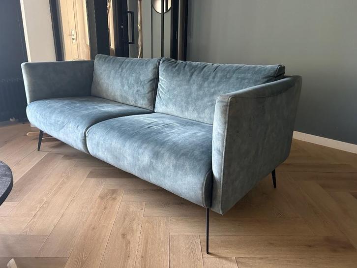 Bank 2.5 zit zitbank Blauw Grijs Velvet Velours - TEAB, Huis en Inrichting, Banken | Bankstellen, Gebruikt, Rechte bank, Tweepersoons