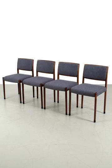 Set van 4 refurbished Model 80 Møller stoelen beschikbaar voor biedingen