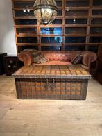 Antieke kist / salontafel, Antiek en Kunst, Antiek | Meubels | Tafels, Ophalen of Verzenden