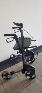 Lichtgewicht opvouwbare rollator met dienblad en stokhouder., Ophalen, Lichtgewicht, Zo goed als nieuw