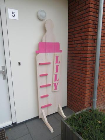 Geboortebord tuin melkfles (met nieuw naambord) beschikbaar voor biedingen