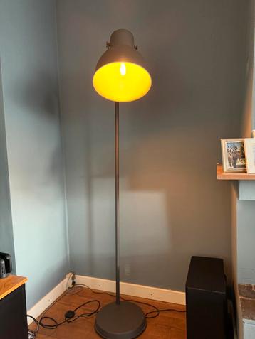 Vloerlamp HEKTAR grijs incl led lamp beschikbaar voor biedingen