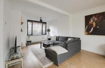 Grijze hoekbank (Pronto) inclusief sierkussens & salontafel