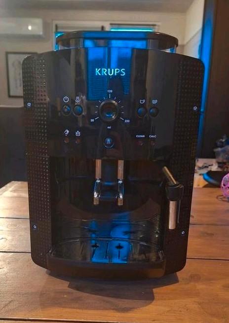 Nette Krups EA81 espressomachine/koffiemachine, stoompijpje, Witgoed en Apparatuur, Koffiezetapparaten, Zo goed als nieuw, Koffiebonen