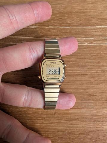 Casio LA670WE dameshorloge goud digitaal  beschikbaar voor biedingen