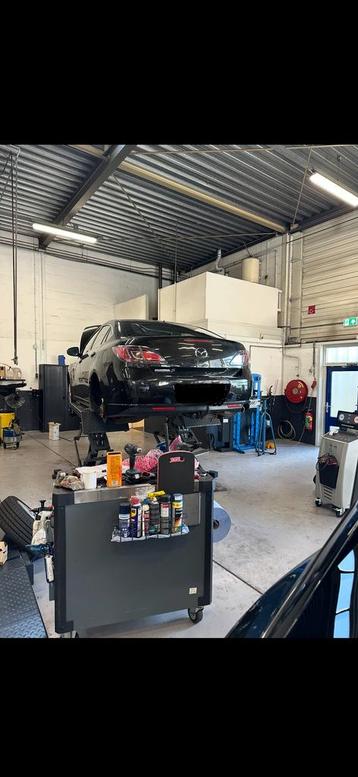 Auto service, lees beschrijving beschikbaar voor biedingen