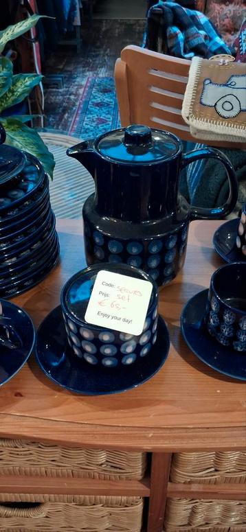 vintage servies beschikbaar voor biedingen