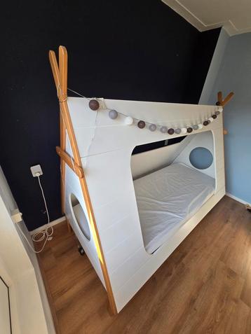 Mooi tentbed 90x200 met lattenbodem beschikbaar voor biedingen