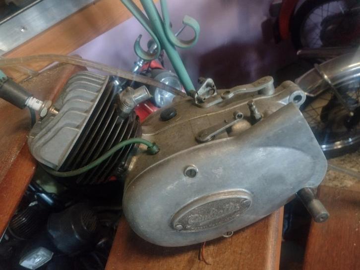 Italiaanse motorblokken garelli, Fietsen en Brommers, Brommeronderdelen | Oldtimers, Zo goed als nieuw, Overige merken, Blok, Ophalen of Verzenden