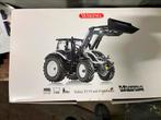 Valtra T 174 met voorlader, Hobby en Vrije tijd, Modelauto's | 1:32, Ophalen of Verzenden, Nieuw, Tractor of Landbouw, Overige merken