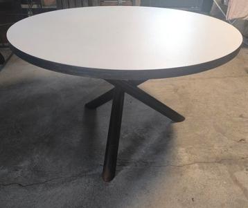 Vintage jaren 60 Gerard Geytenbeek ronde eettafel beschikbaar voor biedingen