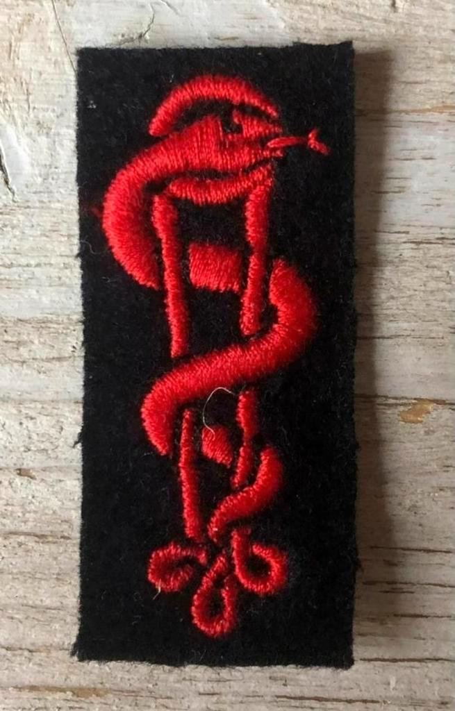 Marine Embleem  ZIEKENVERPLEGER, Verzamelen, Militaria | Algemeen, Marine, Embleem of Badge, Nederland, Verzenden