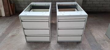 Retro vintage ladeblokken beschikbaar voor biedingen
