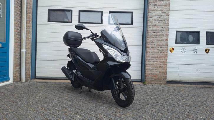 Nette Honda Pcx 150 | 3de eign | 2014 | motorscooter, Motoren, Motoren | Honda, Bedrijf, Scooter, Ophalen of Verzenden