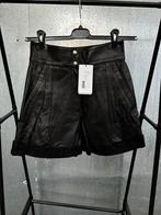 Iro Paris short korte broek €845 zwart leer leather 34 Dana, Kleding | Dames, Broeken en Pantalons, Kort, Zwart, Ophalen of Verzenden