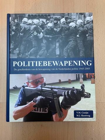 Politiebewapening boek( geweer/ sabel) beschikbaar voor biedingen