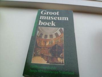 Groot Museumboek   beschikbaar voor biedingen