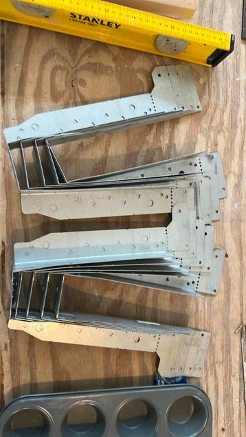 Balkdrager Simpson Strong-Tie hanger EWH beschikbaar voor biedingen