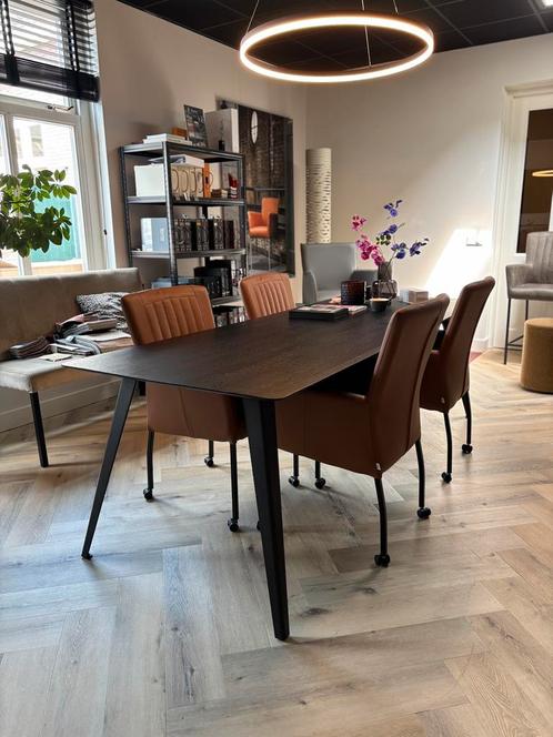 4 NIEUWE leren design eetkamerstoelen met wielen, Huis en Inrichting, Stoelen, Nieuw, Vier, Metaal, Bruin, Ophalen of Verzenden