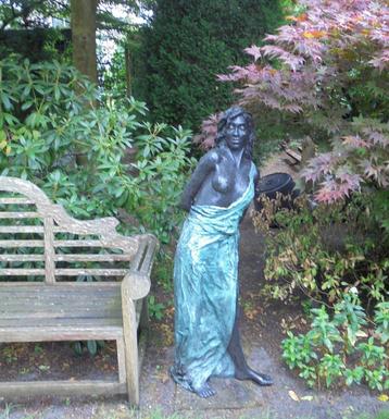 Marianne Houtkamp "Levens" groot en zwaar bronzen tuinbeeld. beschikbaar voor biedingen