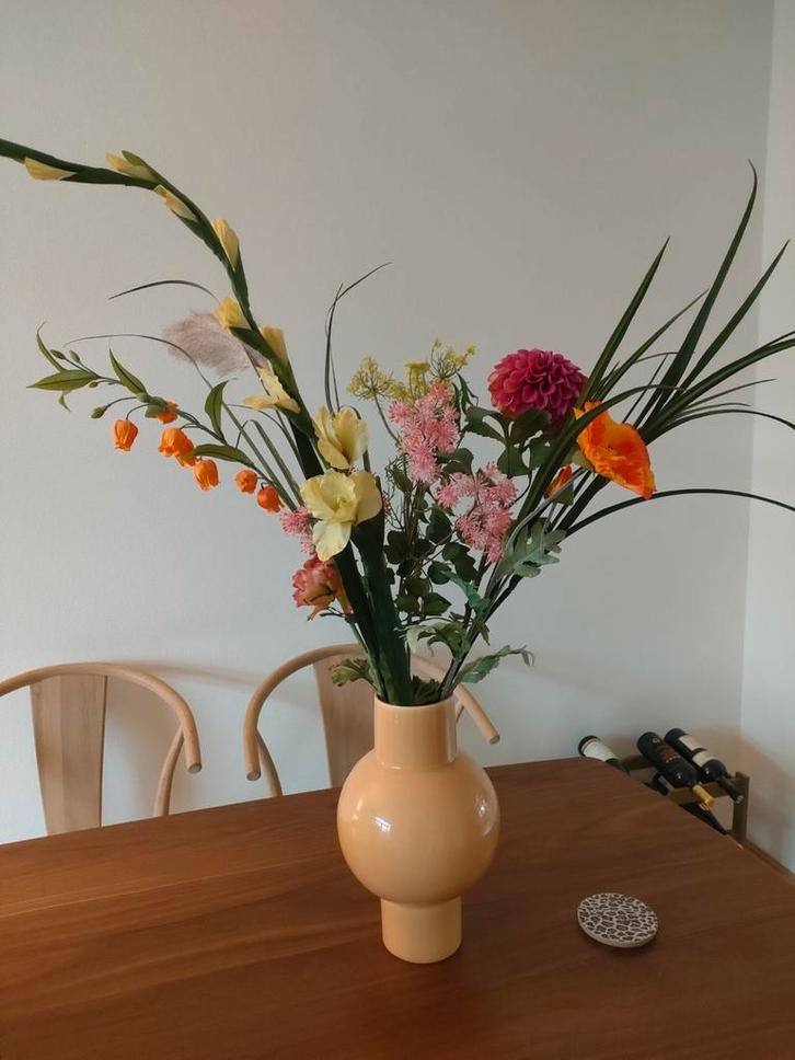 Kunstbloemen zijdebloemen kunstboeket Rhodé, Huis en Inrichting, Woonaccessoires | Kunstplanten en Kunstbloemen, Zo goed als nieuw