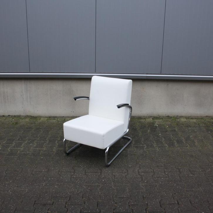 Tweedehands Gispen 405 | Wit Leer | Dutch Originals, Huis en Inrichting, Fauteuils, Gebruikt, Leer, Metaal, 50 tot 75 cm, 75 tot 100 cm