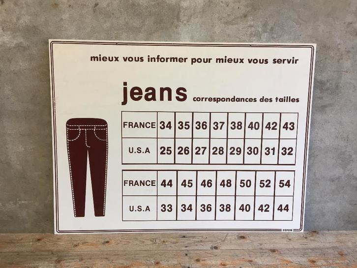 Kunststof bord met spijkerbroek en jeans maten uit Frankrijk, Kleding | Dames, Spijkerbroeken en Jeans, Gedragen, Blauw, Ophalen of Verzenden