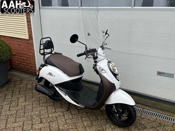 Sym Mio 2014 4170km + windscherm + achterdrager