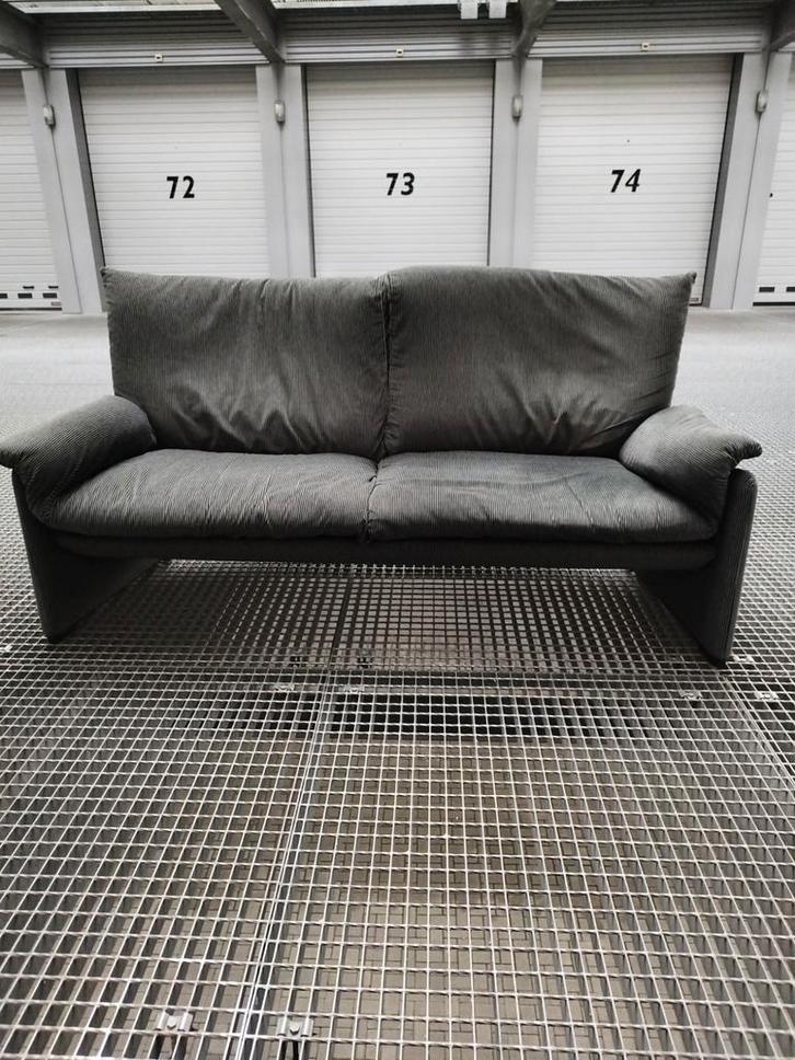 cassina palmaria 2 zits in originele velours bi color stof, Huis en Inrichting, Banken | Bankstellen, Zo goed als nieuw, Rechte bank