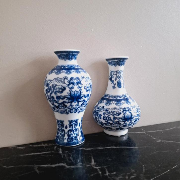 Twee leuke blauw wit muur vaasjes nieuw!, Huis en Inrichting, Woonaccessoires | Vazen, Nieuw, Blauw, Minder dan 50 cm, Aardewerk of Porselein
