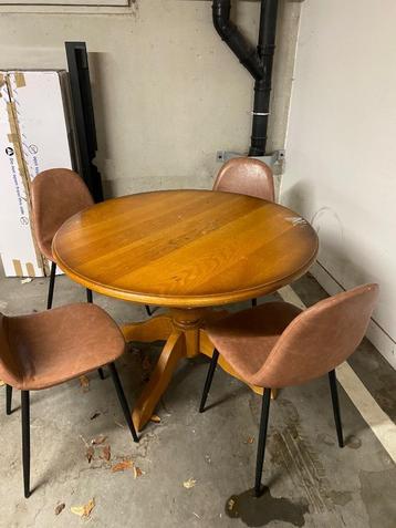 Ronde tafel, vintage (stoelen ook te koop) beschikbaar voor biedingen