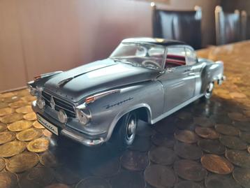 1:18 Borgward Isabella Grijs metallic/ Zwart dak Revell  beschikbaar voor biedingen