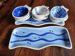 2 x schalen met 6 aardewerk bakjes in vis vorm blauw met wit, Huis en Inrichting, Keuken | Servies, Schaal of Schalen, Overige stijlen
