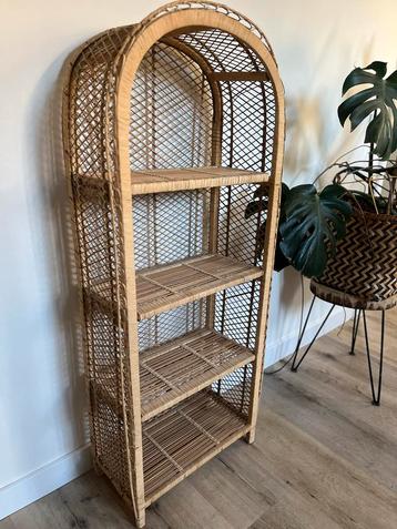 Vintage Rotan Boogkastje - Kindkamer/Hal beschikbaar voor biedingen