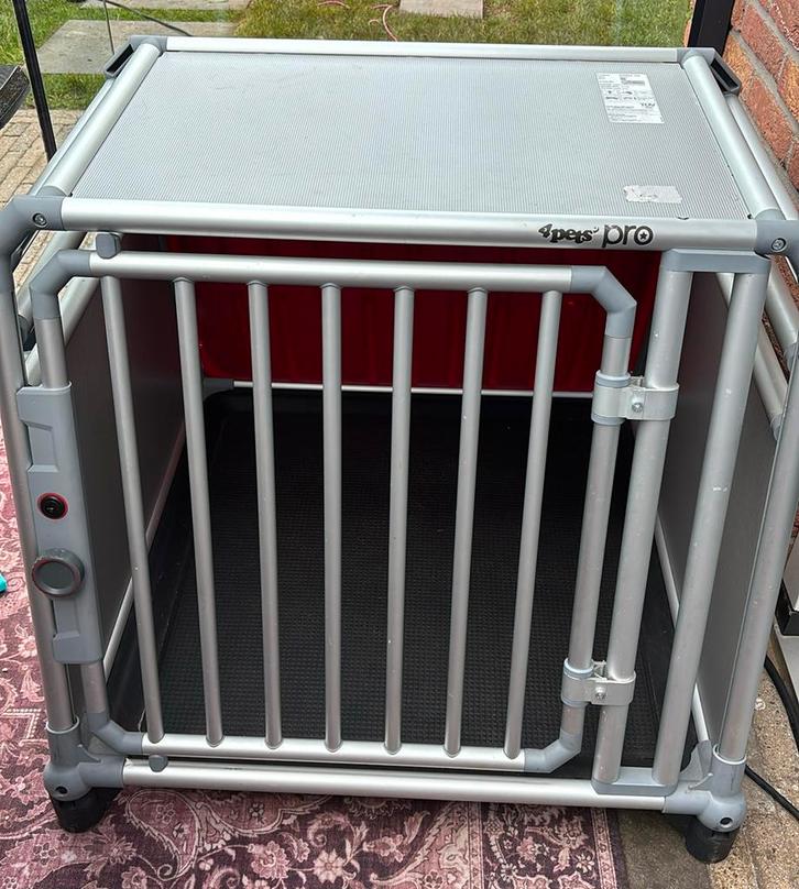 Autobench dogbox pro, Dieren en Toebehoren, Hondenhokken, Zo goed als nieuw, Minder dan 65 cm, 75 tot 110 cm, Ophalen