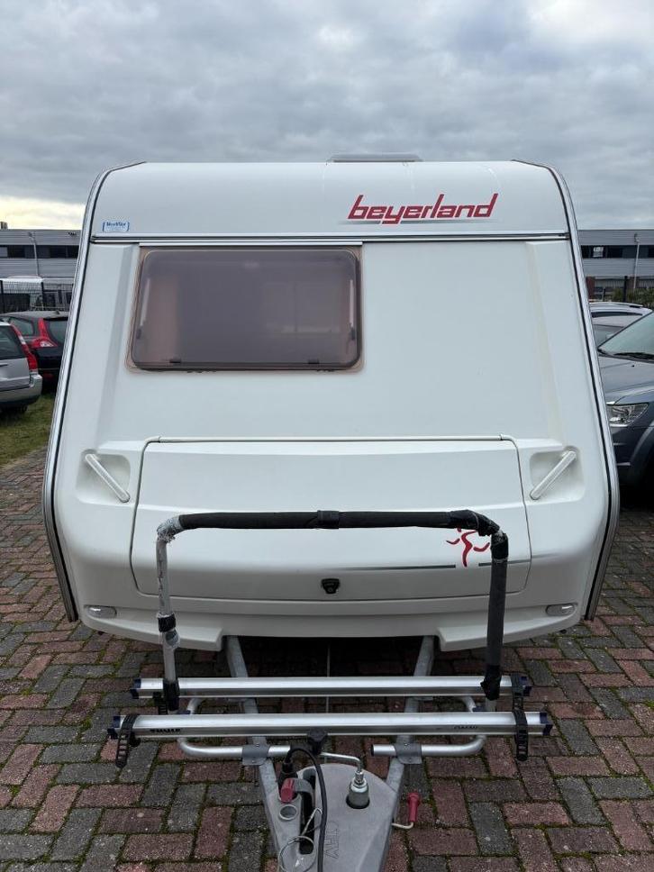 tour caravan Beyerland 420  vast bed, Caravans en Kamperen, Caravans, Bedrijf, tot en met 4, 750 - 1000 kg, Treinzit, Beyerland