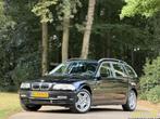 BMW 3-serie Touring 330xi Lifestyle Executive, Auto's, 730 kg, Navigatiesysteem, Zwart, Handgeschakeld