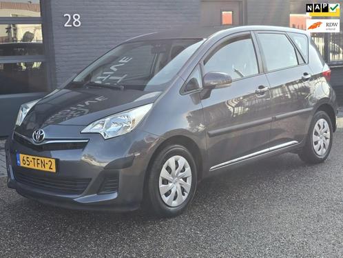 Toyota Verso-S 1.3 VVT-i Comfort BIJZONDER MOOI DEALER ONDER, Auto's, Toyota, Bedrijf, Te koop, Verso-S, ABS, Airbags, Boordcomputer