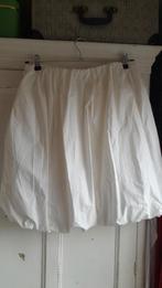 Urban Outfitters witte ballonrok maat L, Kleding | Dames, Rokken, Ophalen of Verzenden, Zo goed als nieuw, Wit