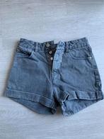 Pull & Bear Shorts Maat 32, Kleding | Dames, Broeken en Pantalons, Kort, Ophalen of Verzenden, Zo goed als nieuw, Pull & Bear