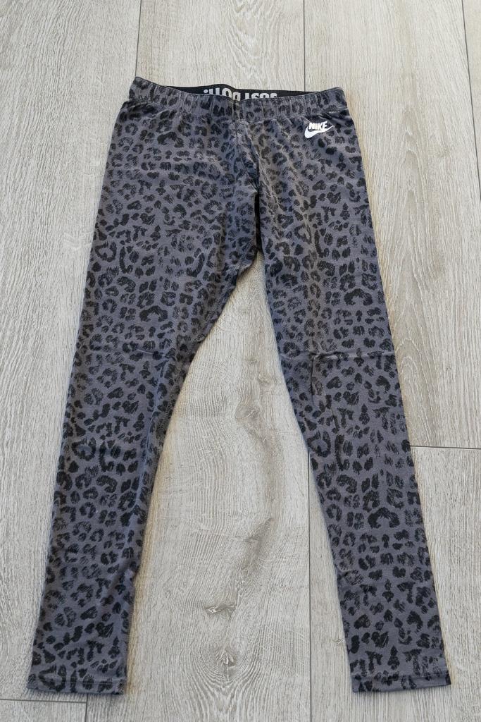 Nike tight met panter print maat M, Kleding | Dames, Sportkleding, Gedragen, Fitness of Aerobics, Maat 38/40 (M), Grijs, Ophalen of Verzenden