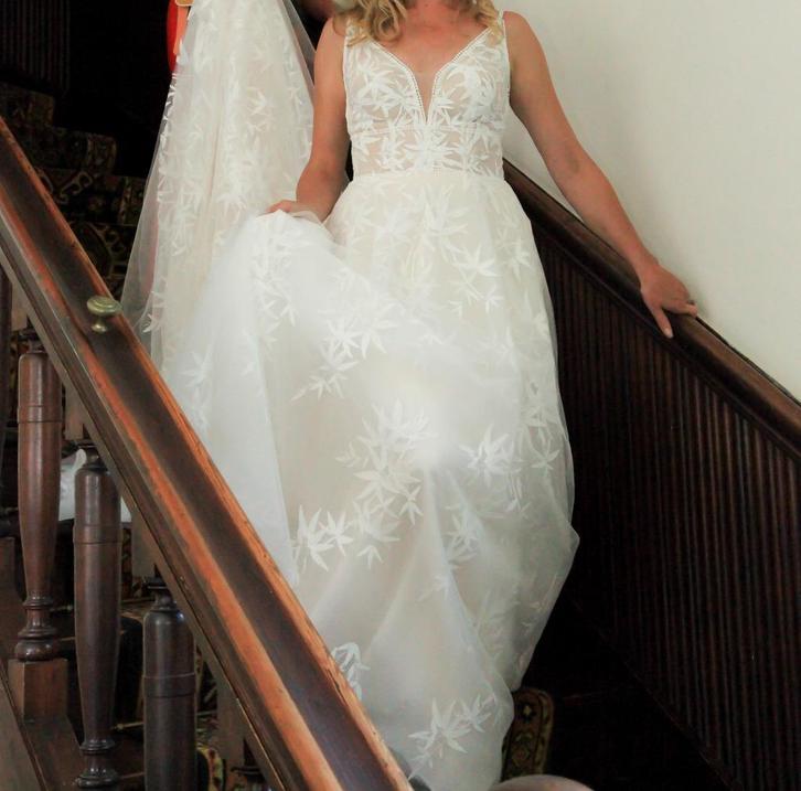 Unieke trouwjurk, Kleding | Dames, Trouwkleding en Trouwaccessoires, Zo goed als nieuw, Trouwjurk, Wit, Ophalen of Verzenden