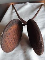 Te koop, oud origineel kniepertjesijzer., Ophalen