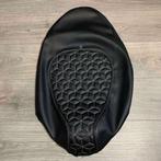 UITVERKOOP! Zadelhoes Piaggio Zip custom buddydek, Piaggio, Info@jynkx.com, Jynkx, Nieuw