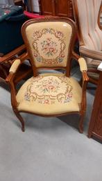 Antieke fauteuil met bloemmotief, Ophalen