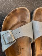 Birkenstock zilverkleurig maat 42, goede staat smal model, Kleding | Dames, Schoenen, Slippers, Overige kleuren, Ophalen of Verzenden