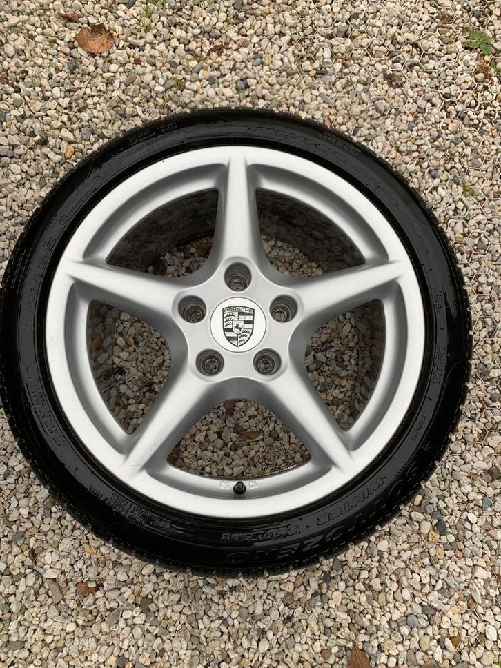 Porsche 911 mooie velgen met Pirelli winterbanden, Auto-onderdelen, Banden en Velgen, Banden en Velgen, Winterbanden, 18 inch