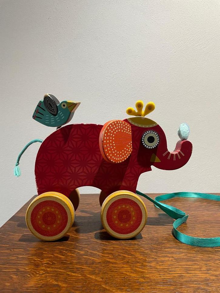 Djeco houten trekfiguur vrolijke olifant Indy, Kinderen en Baby's, Speelgoed | Houten speelgoed, Gebruikt, Duw- of Trekspeelgoed