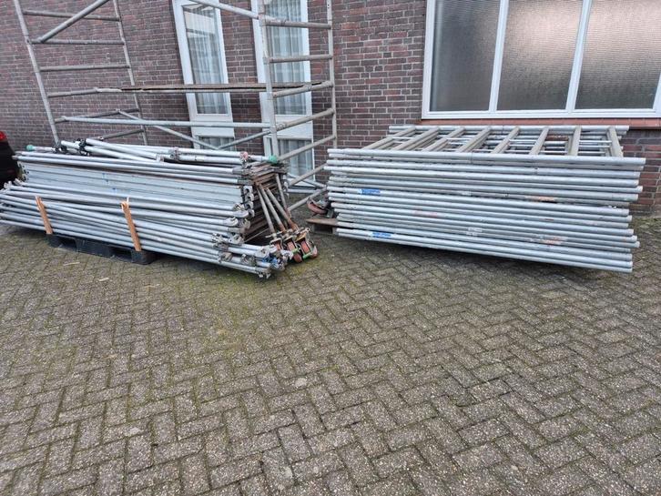Layher aluminium rolsteiger bouwsteiger, Doe-het-zelf en Verbouw, Steigers, Gebruikt, Rolsteiger of Kamersteiger, 5 meter of hoger
