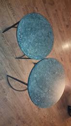 Ronde tafeltjes met groen marmeren blad., Huis en Inrichting, Tafels | Bijzettafels, Overige materialen, Minder dan 55 cm, Gebruikt